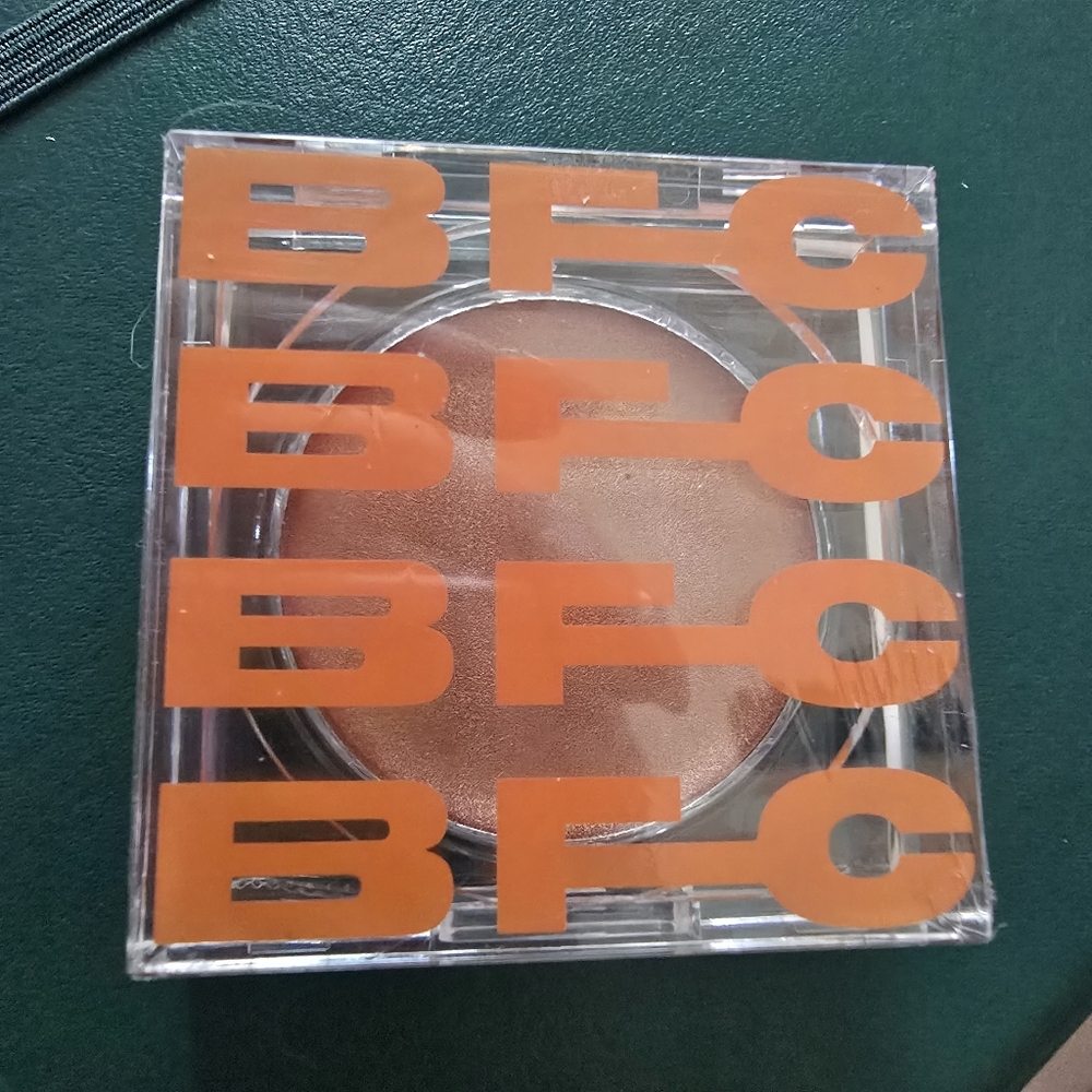 BFC Pearlescent Taupe Dream Highlighter NEW